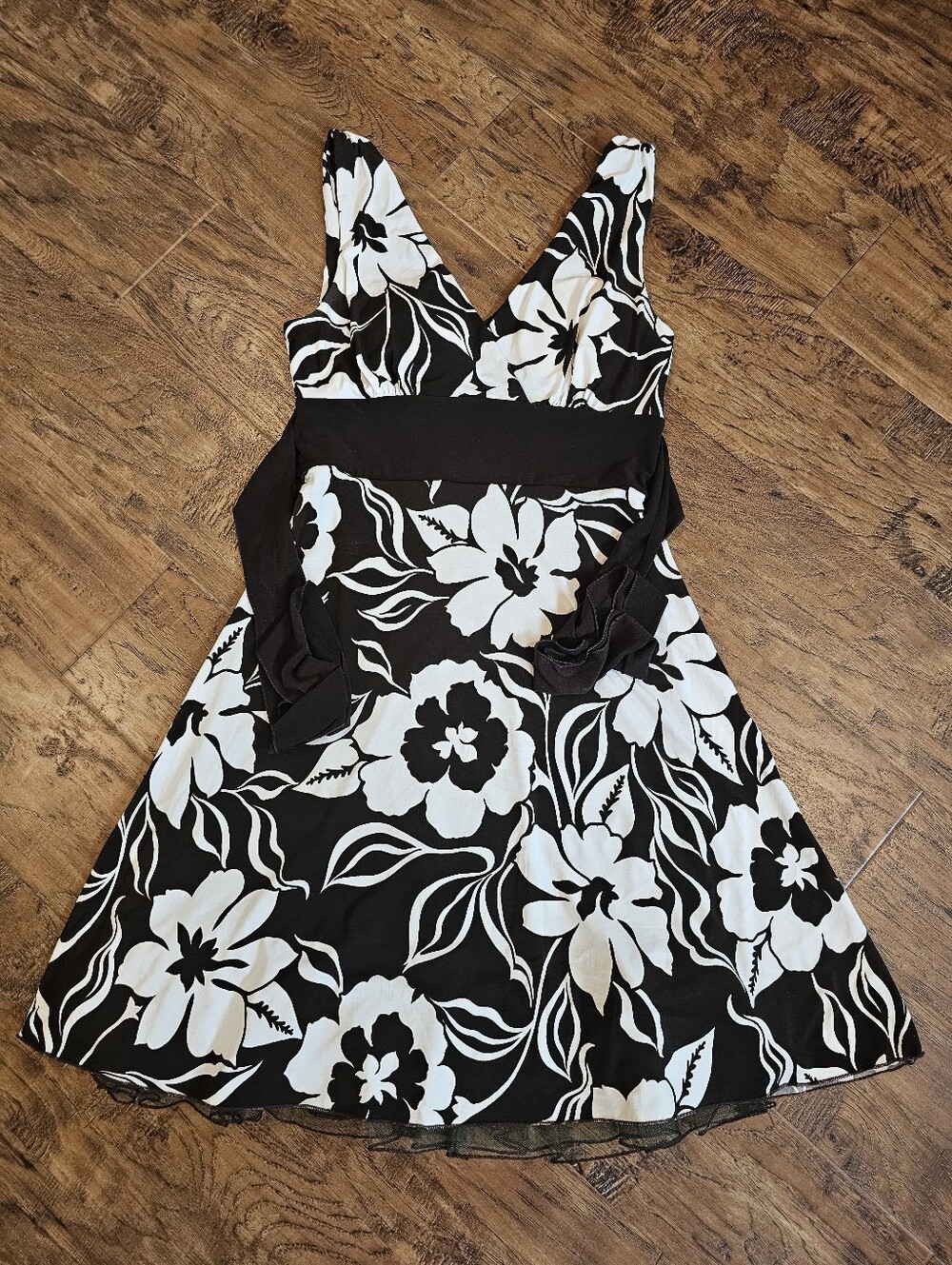Studio Y Brown & White One-Shoulder Floral Dress
